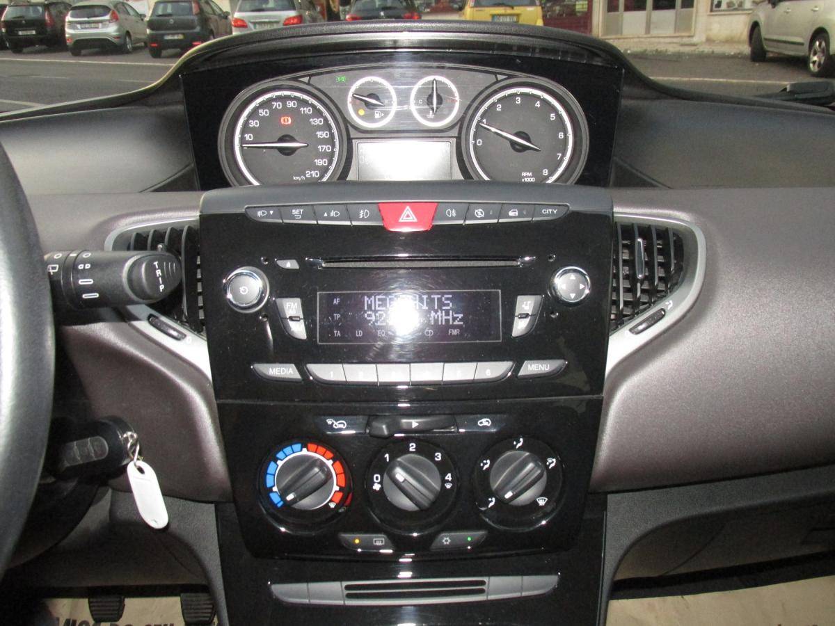 lancia-ypsilon-2011-gasolina-1242cc