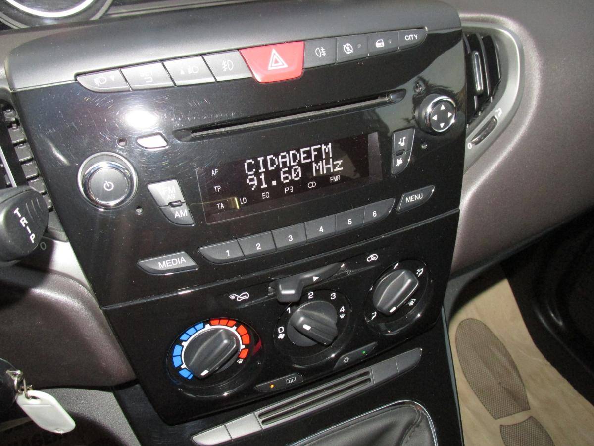 lancia-ypsilon-2011-gasolina-1242cc