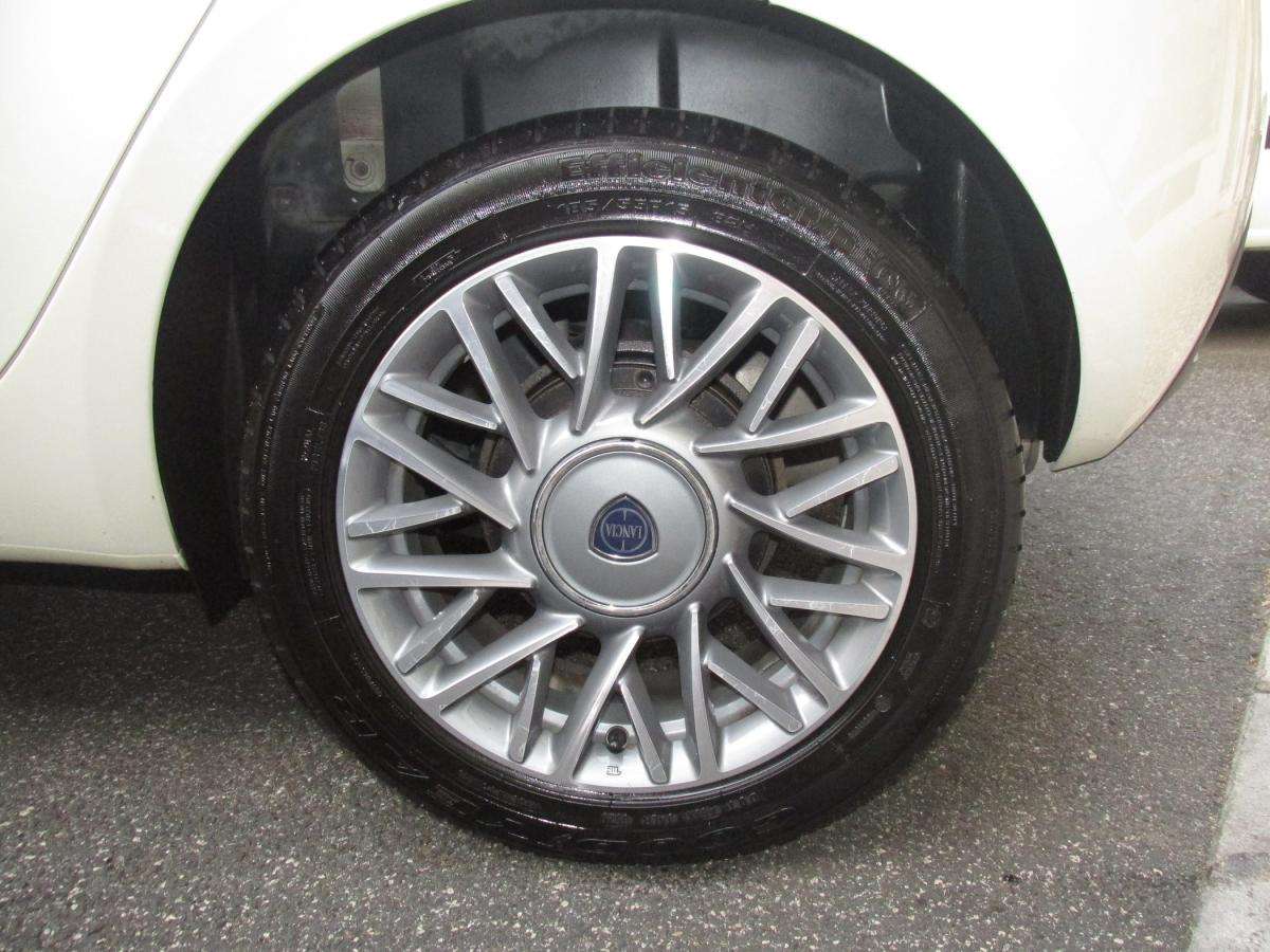 lancia-ypsilon-2011-gasolina-1242cc