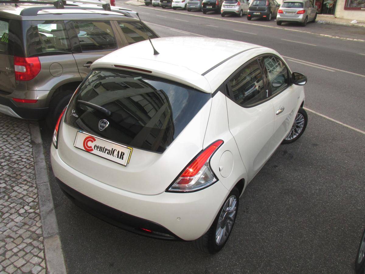 lancia-ypsilon-2011-gasolina-1242cc