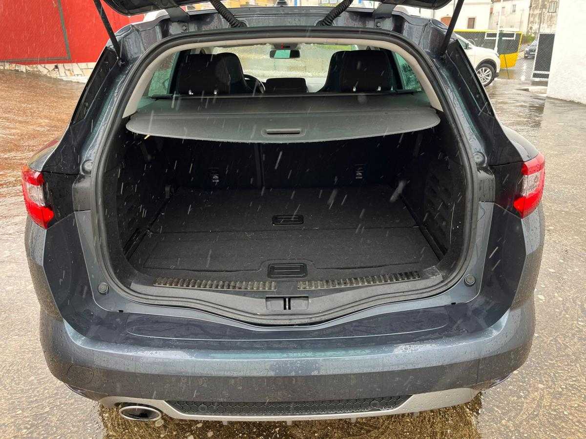 renault-megane-sport-tourer-2019-diesel-1461cc