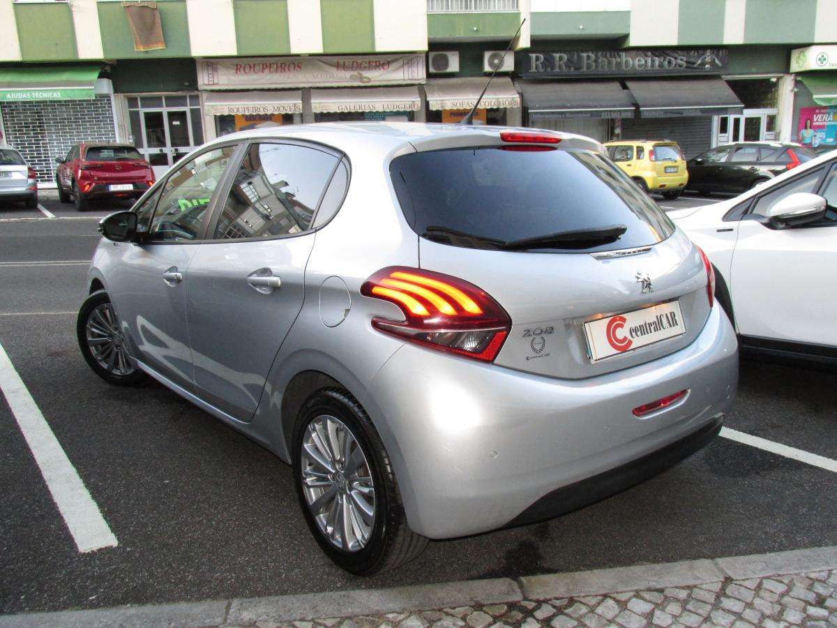 peugeot-208-2016-diesel-1560cc