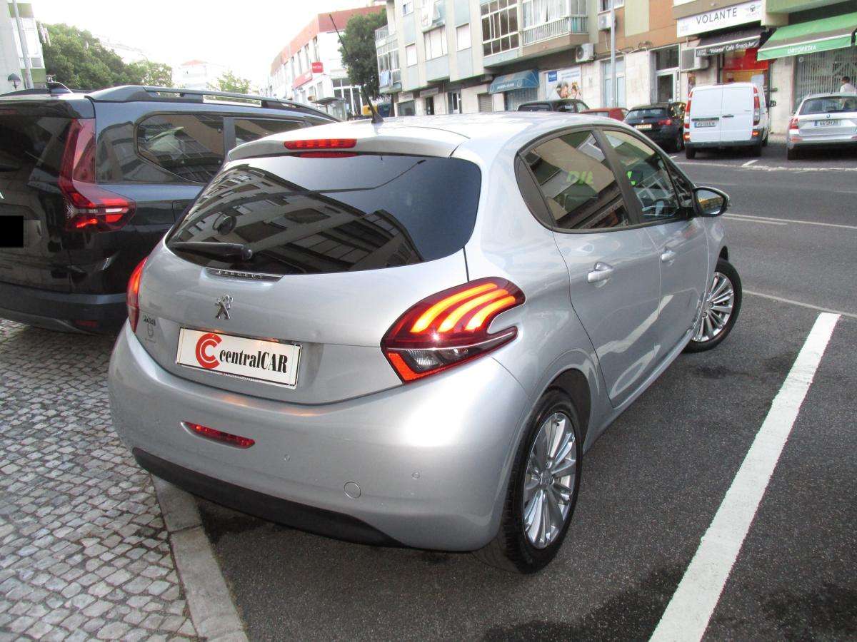 peugeot-208-2016-diesel-1560cc