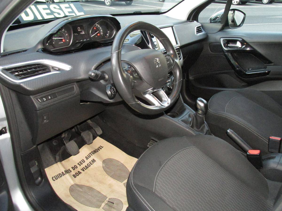 peugeot-208-2016-diesel-1560cc