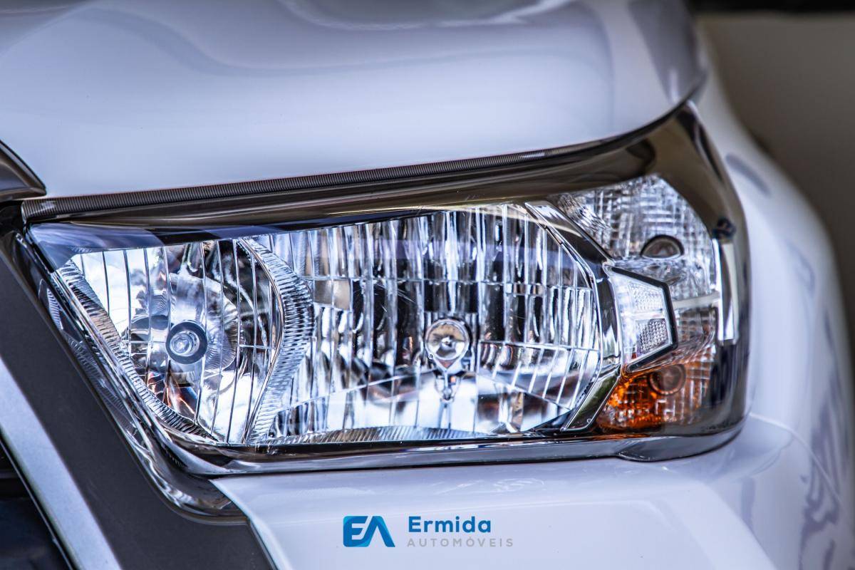 toyota-hilux-2023-diesel-2393cc