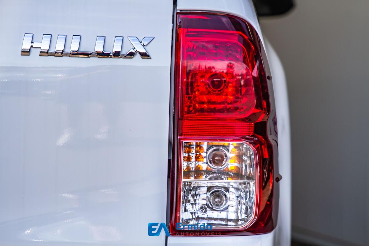 toyota-hilux-2023-diesel-2393cc