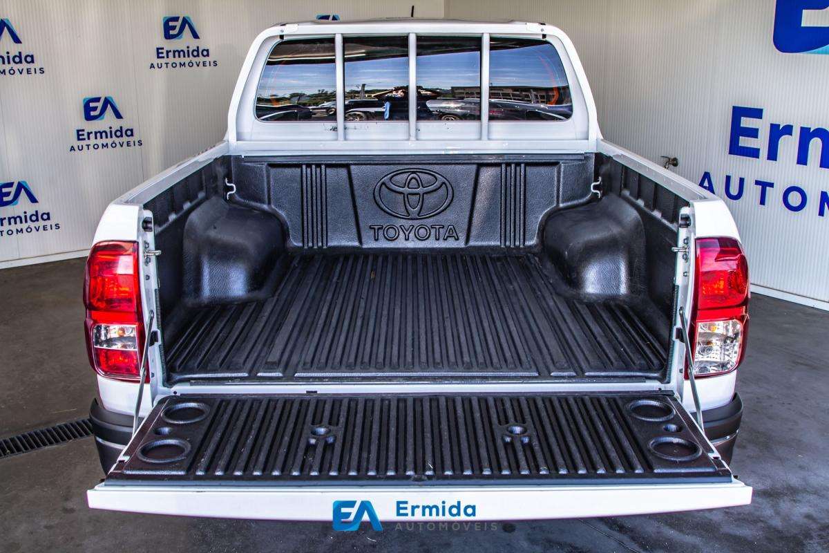 toyota-hilux-2023-diesel-2393cc