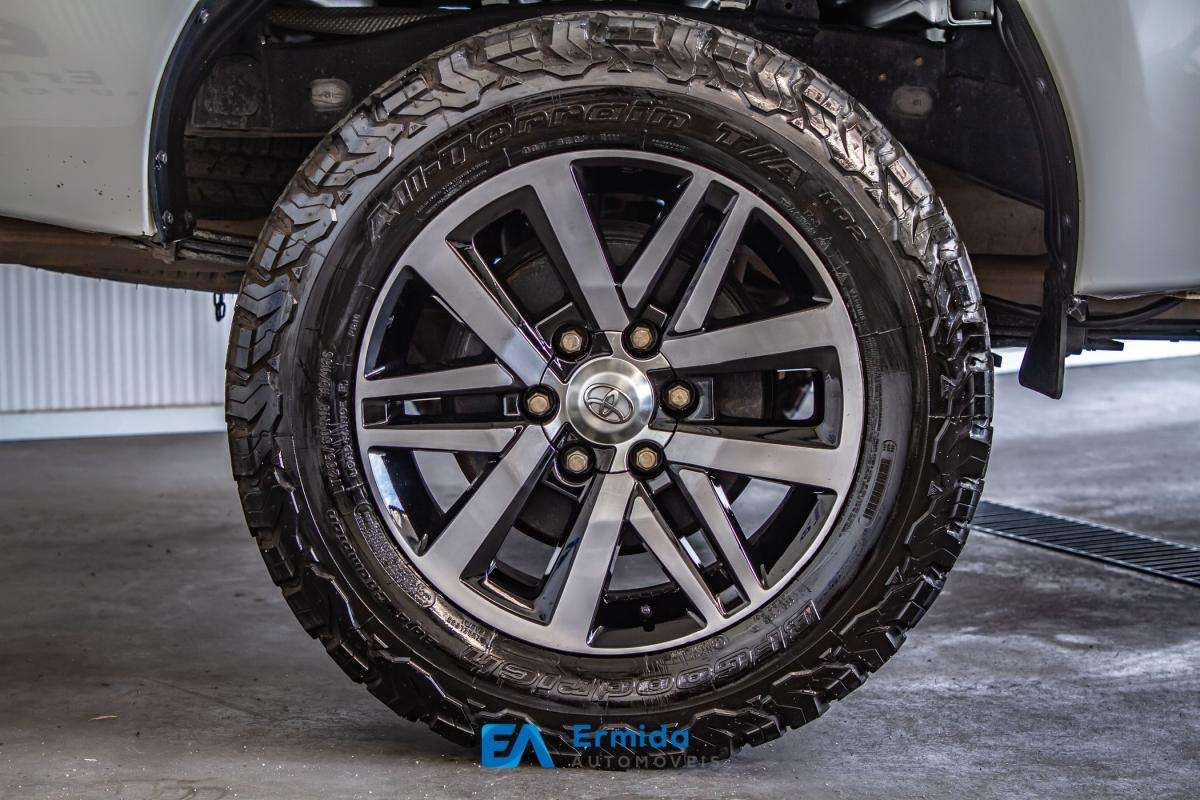 toyota-hilux-2023-diesel-2393cc