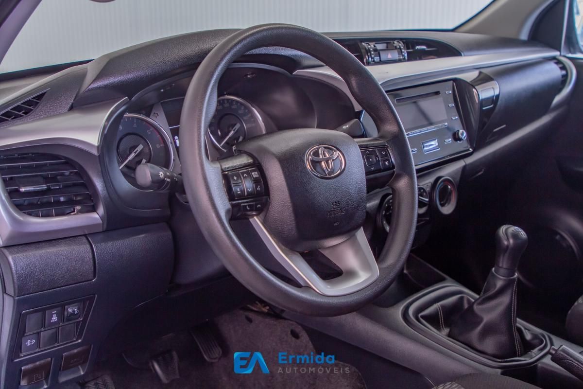 toyota-hilux-2023-diesel-2393cc