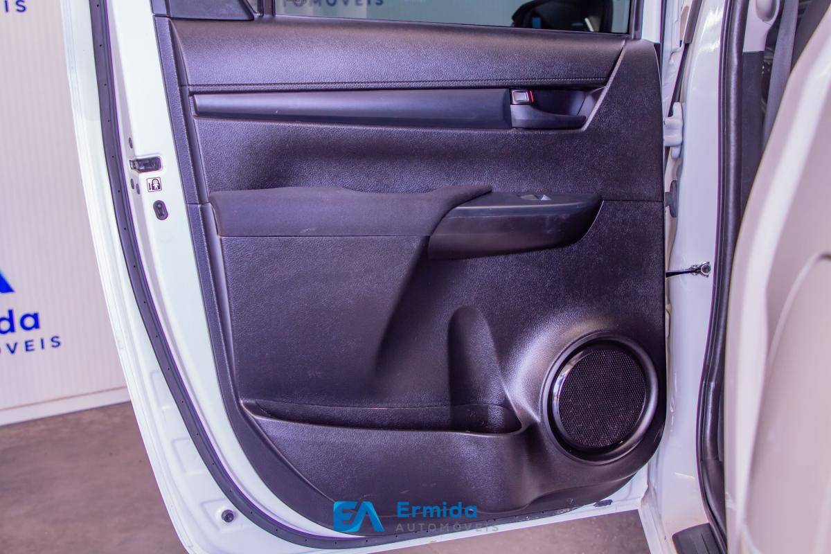 toyota-hilux-2023-diesel-2393cc
