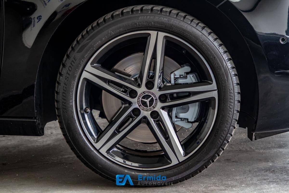 mercedes-benz-classe-a-2022-hibrido-a-gasolina-1332cc
