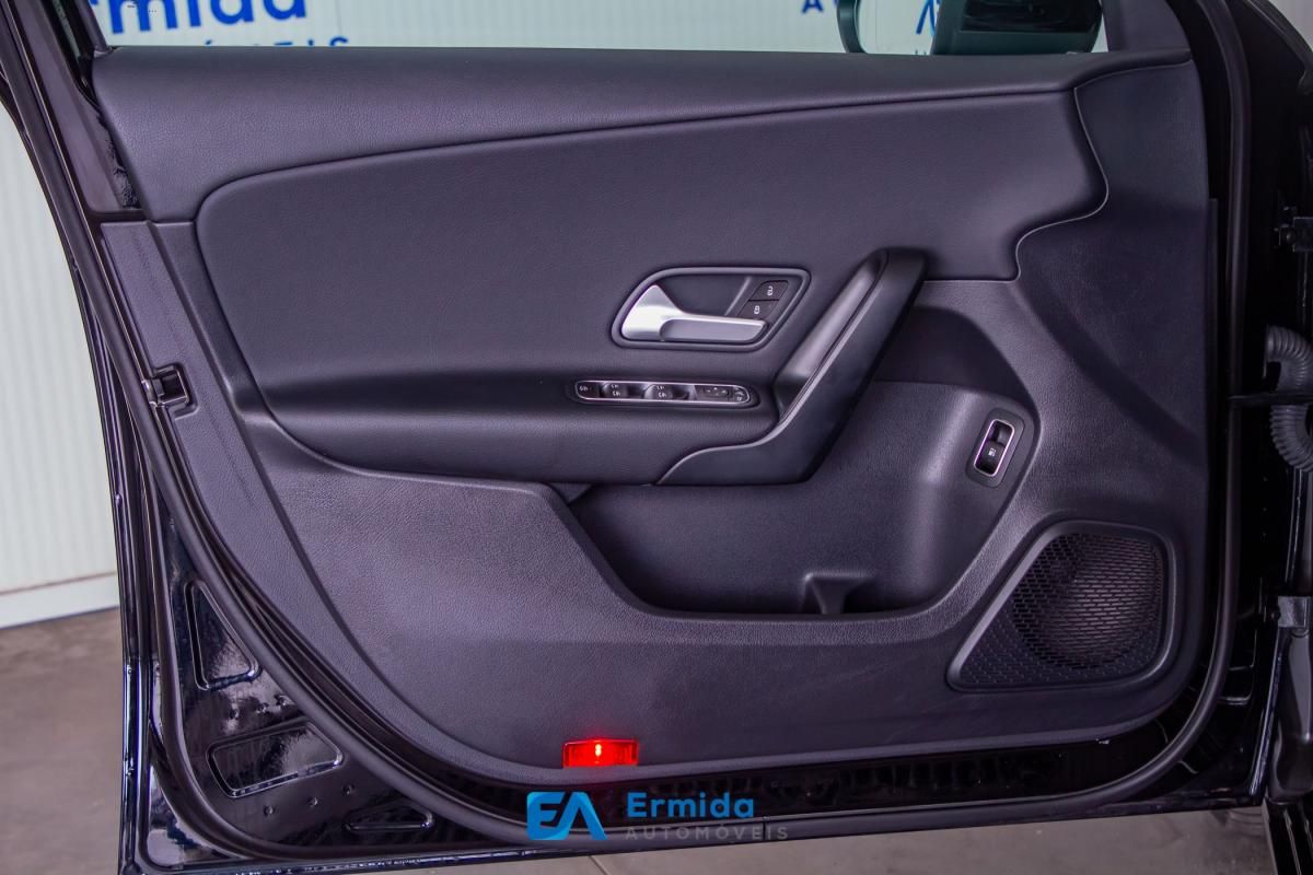 mercedes-benz-classe-a-2022-hibrido-a-gasolina-1332cc