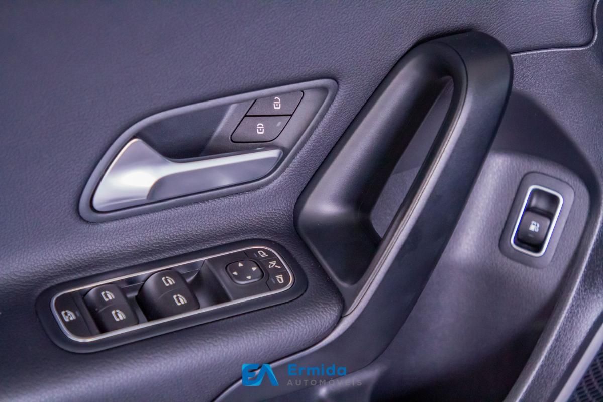 mercedes-benz-classe-a-2022-hibrido-a-gasolina-1332cc