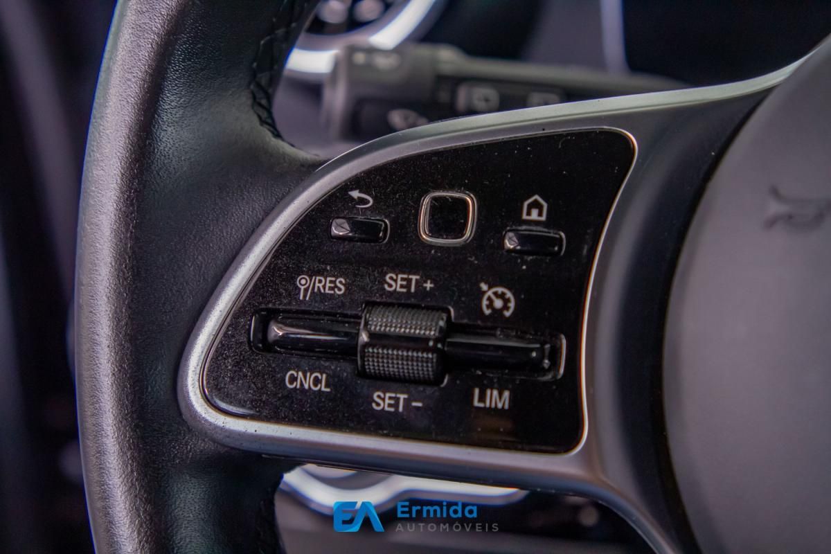 mercedes-benz-classe-a-2022-hibrido-a-gasolina-1332cc