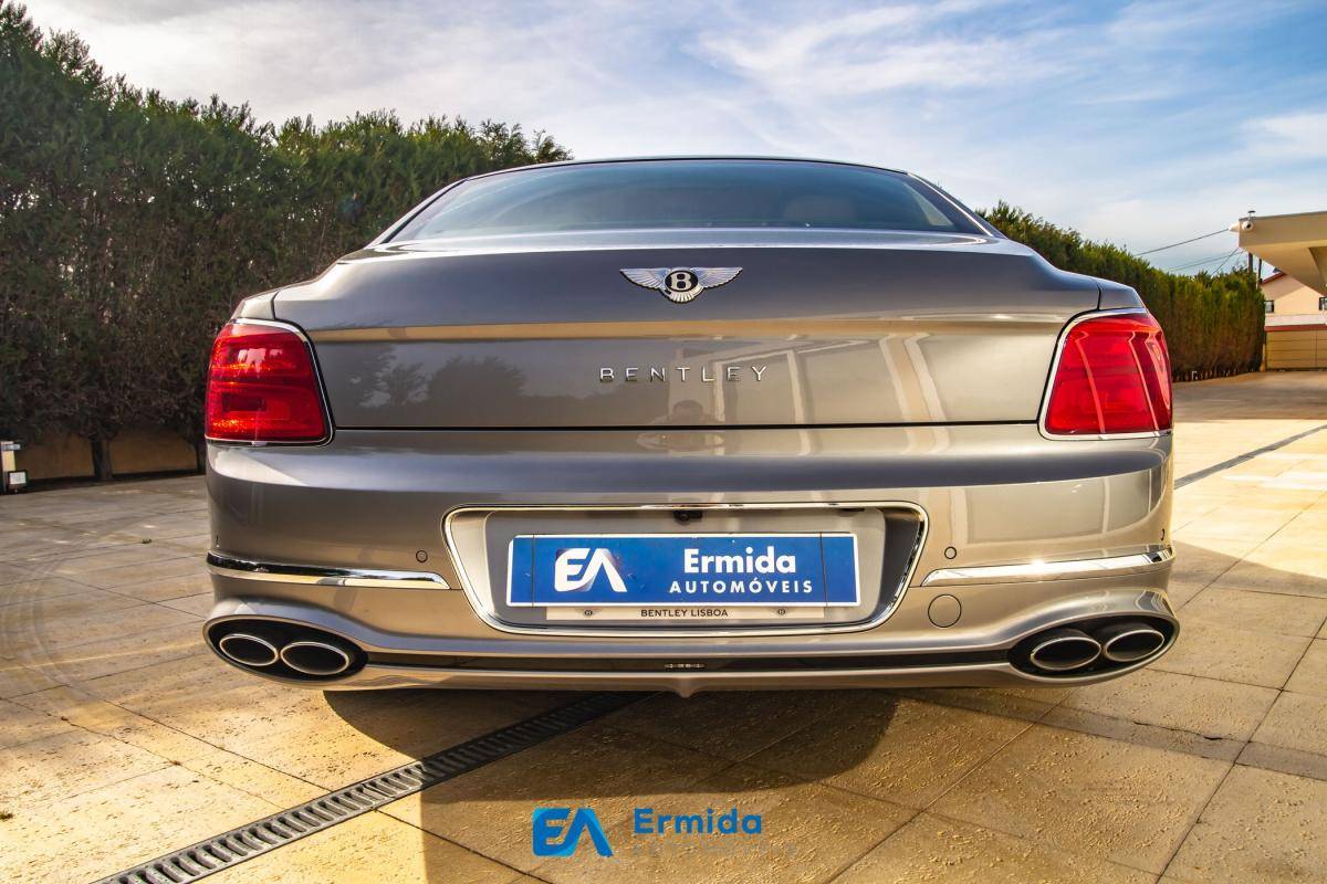 bentley-flying-spur-2022-hibrido-a-gasolina-2894cc