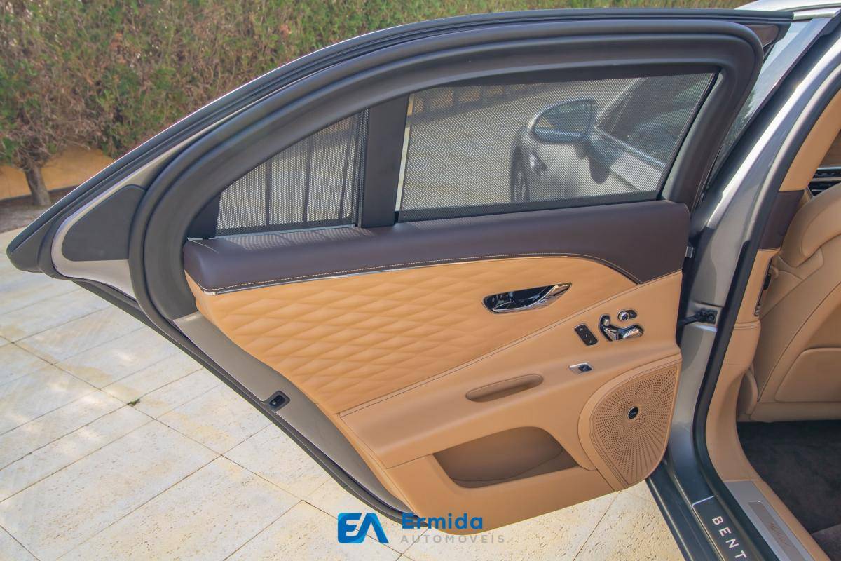 bentley-flying-spur-2022-hibrido-a-gasolina-2894cc
