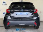 toyota-yaris-2023-hibrido-a-gasolina-1490cc
