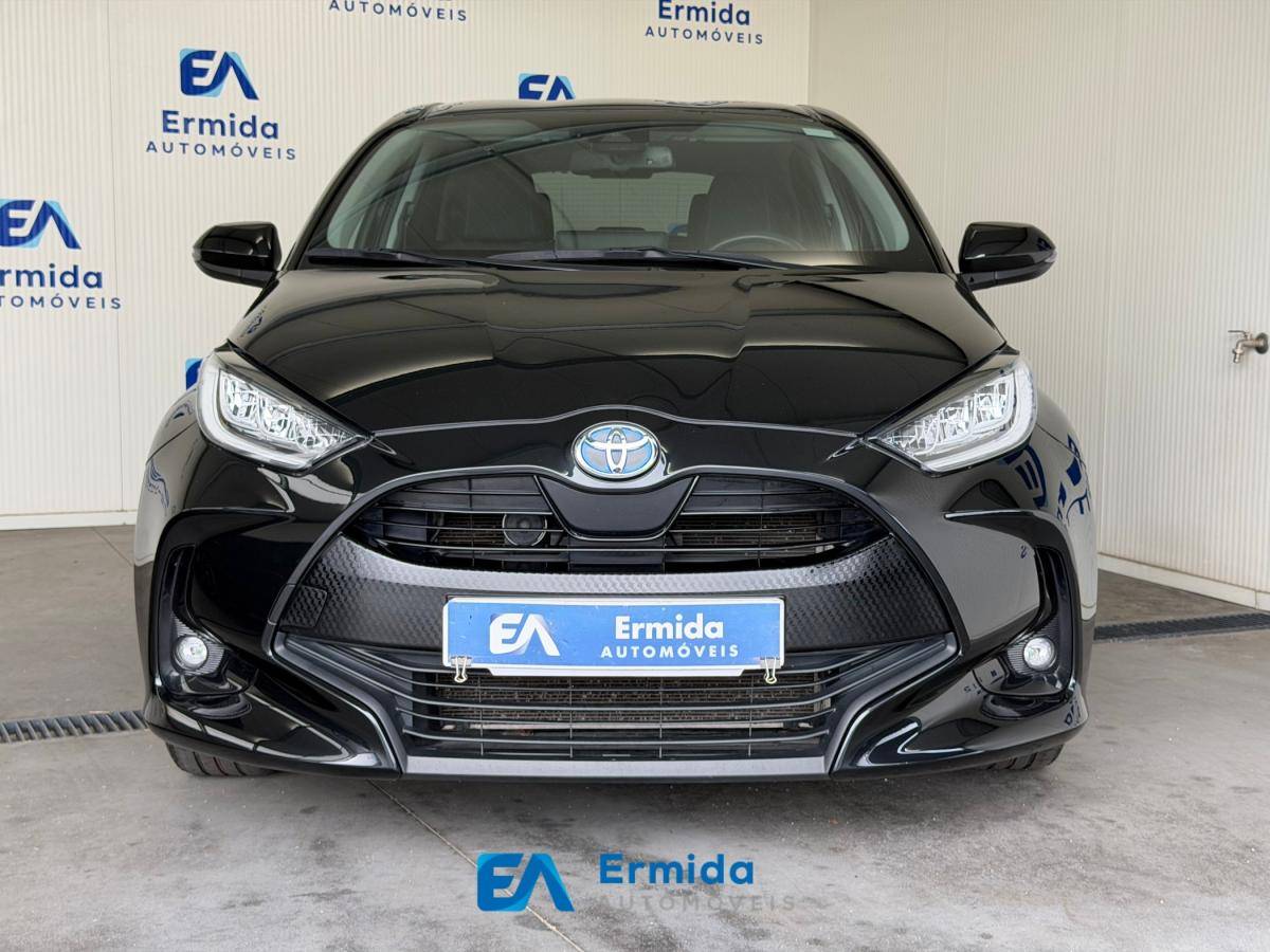 toyota-yaris-2023-hibrido-a-gasolina-1490cc
