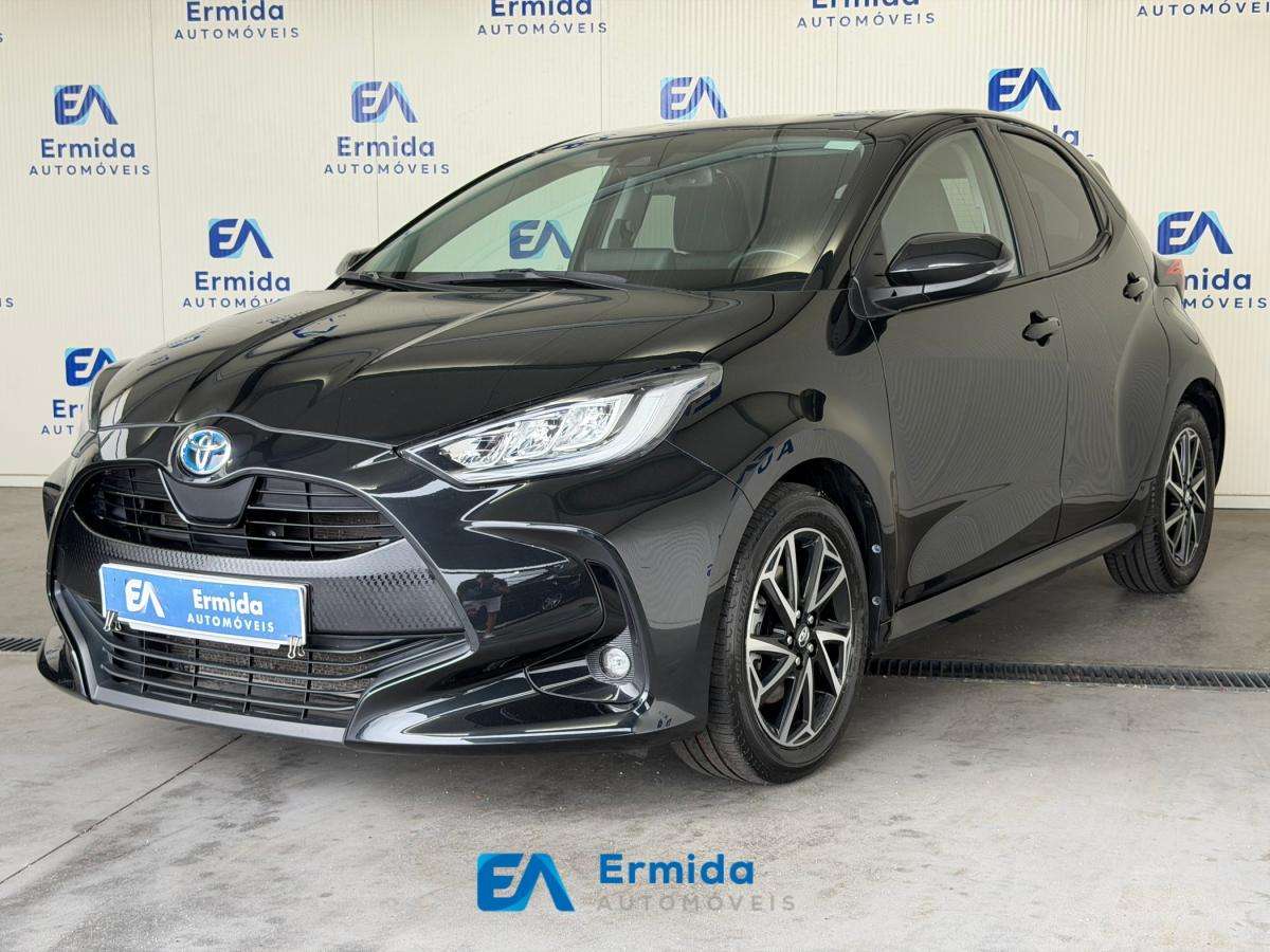 toyota-yaris-2023-hibrido-a-gasolina-1490cc