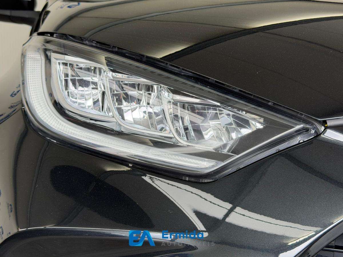 toyota-yaris-2023-hibrido-a-gasolina-1490cc