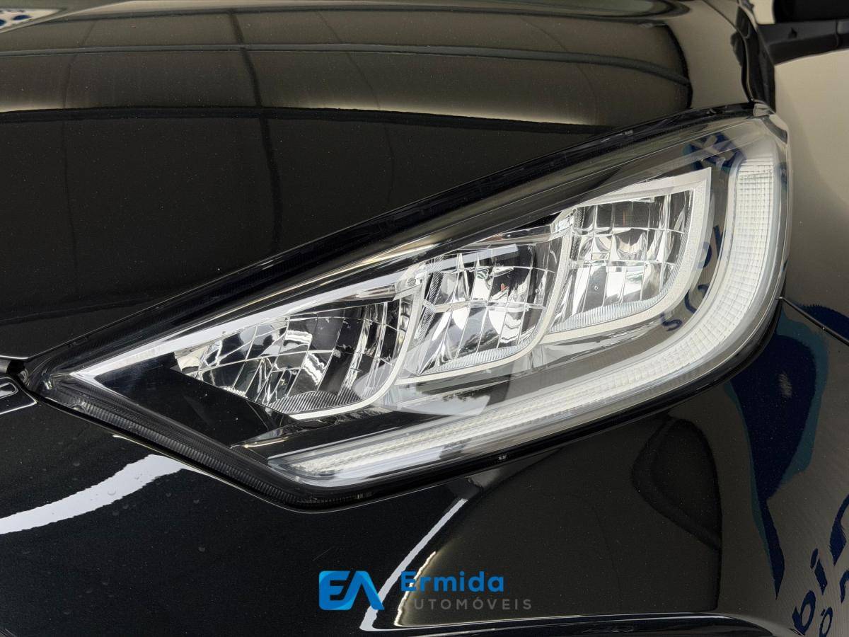 toyota-yaris-2023-hibrido-a-gasolina-1490cc