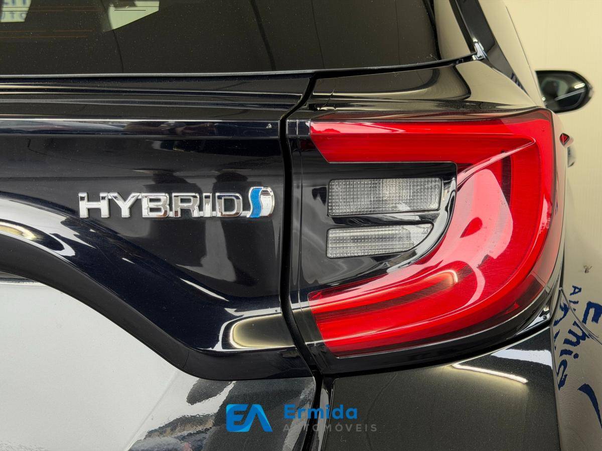 toyota-yaris-2023-hibrido-a-gasolina-1490cc