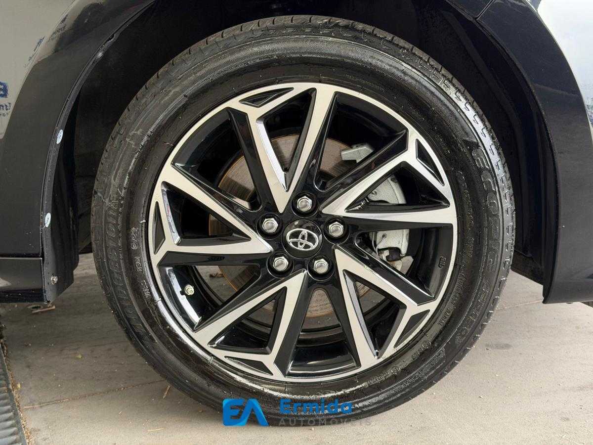 toyota-yaris-2023-hibrido-a-gasolina-1490cc