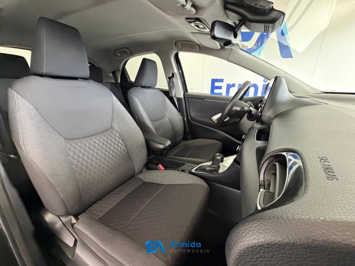 toyota-yaris-2023-hibrido-a-gasolina-1490cc