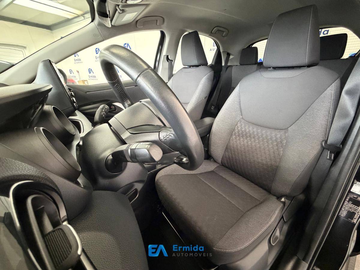 toyota-yaris-2023-hibrido-a-gasolina-1490cc