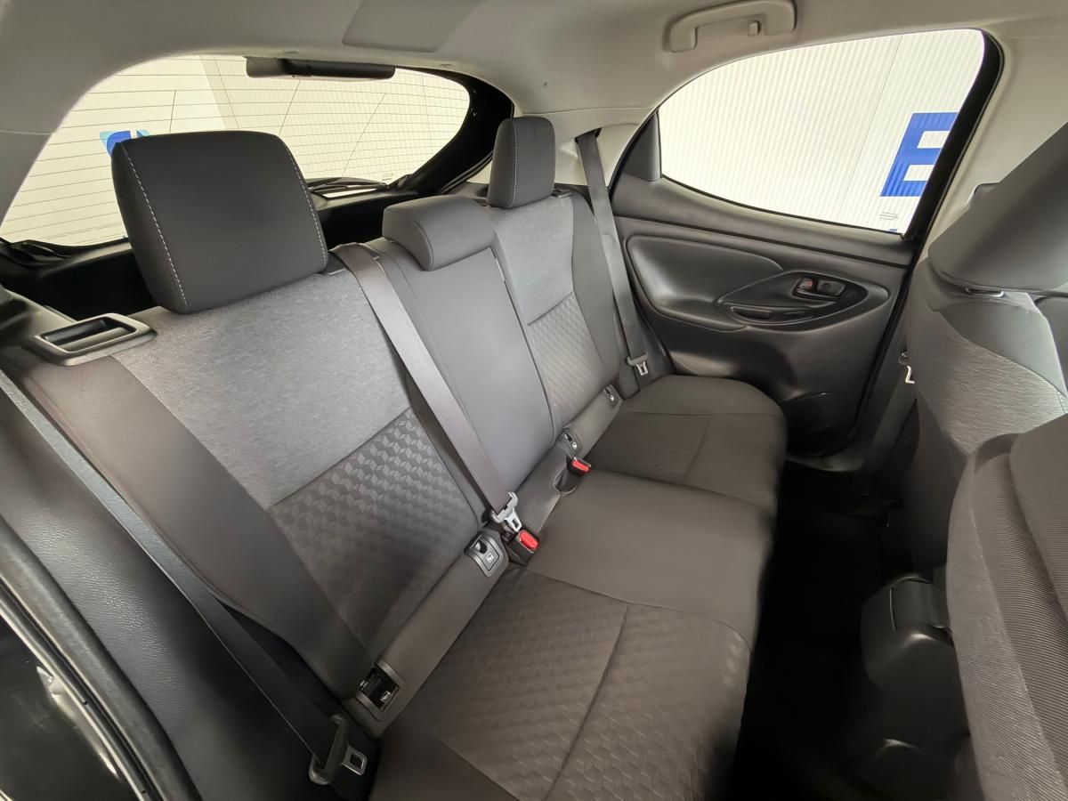 toyota-yaris-2023-hibrido-a-gasolina-1490cc