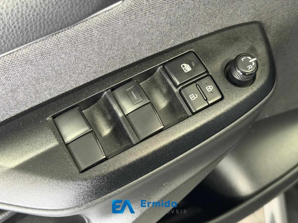 toyota-yaris-2023-hibrido-a-gasolina-1490cc