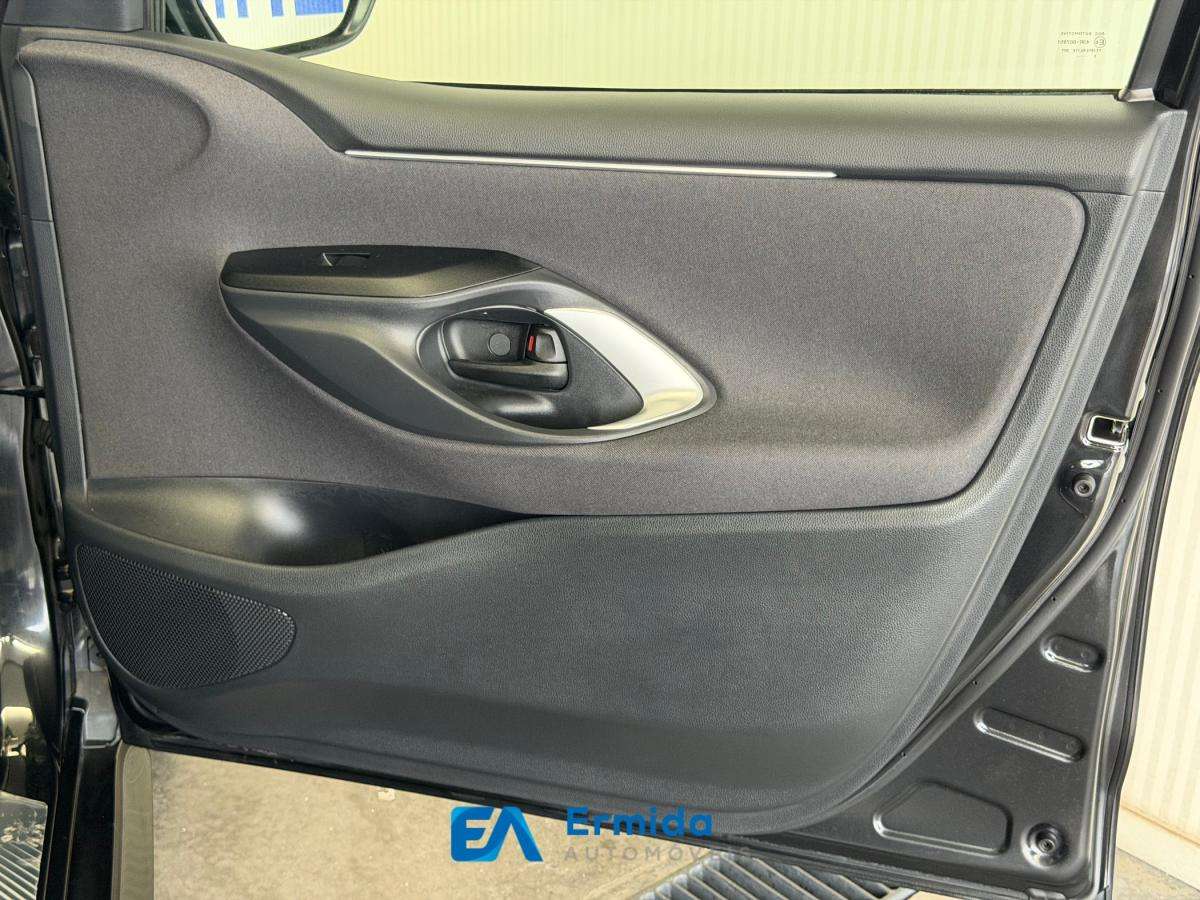toyota-yaris-2023-hibrido-a-gasolina-1490cc