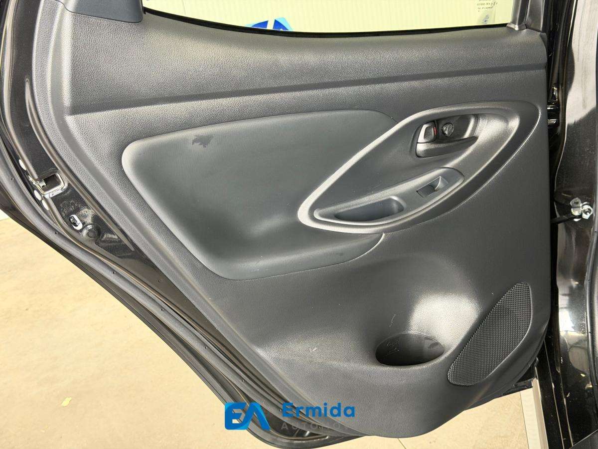 toyota-yaris-2023-hibrido-a-gasolina-1490cc