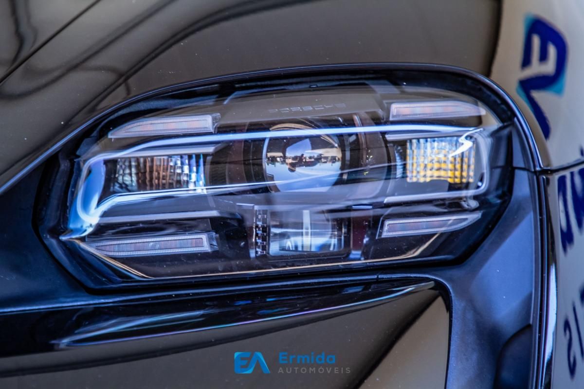 porsche-taycan-2021-eletrico-0cc