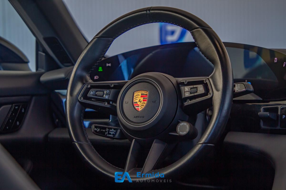 porsche-taycan-2021-eletrico-0cc