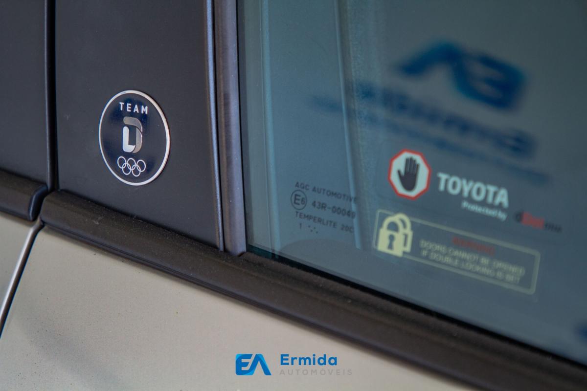 toyota-corolla-2022-hibrido-a-gasolina-1987cc