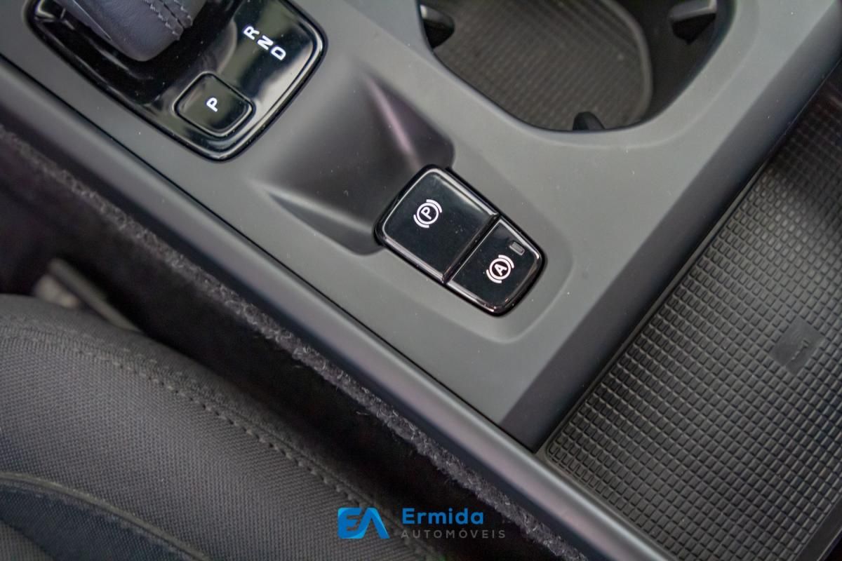 volvo-xc40-2021-hibrido-a-gasolina-1477cc