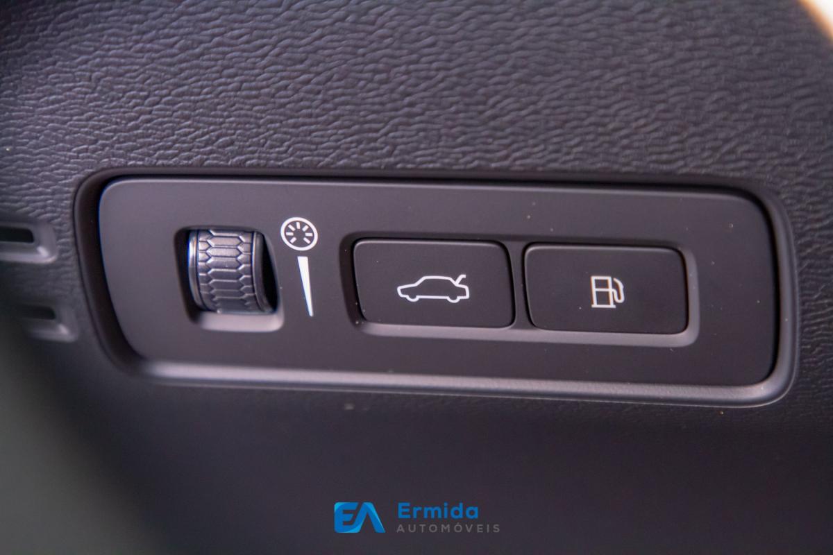 volvo-xc40-2021-hibrido-a-gasolina-1477cc
