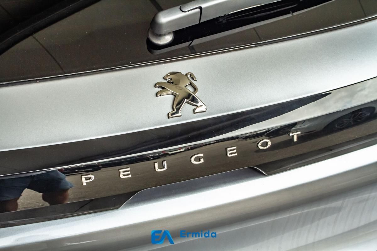 peugeot-208-2023-gasolina-1199cc
