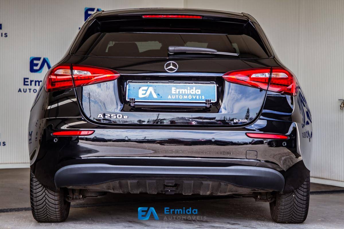 mercedes-benz-classe-a-2022-hibrido-a-gasolina-1332cc