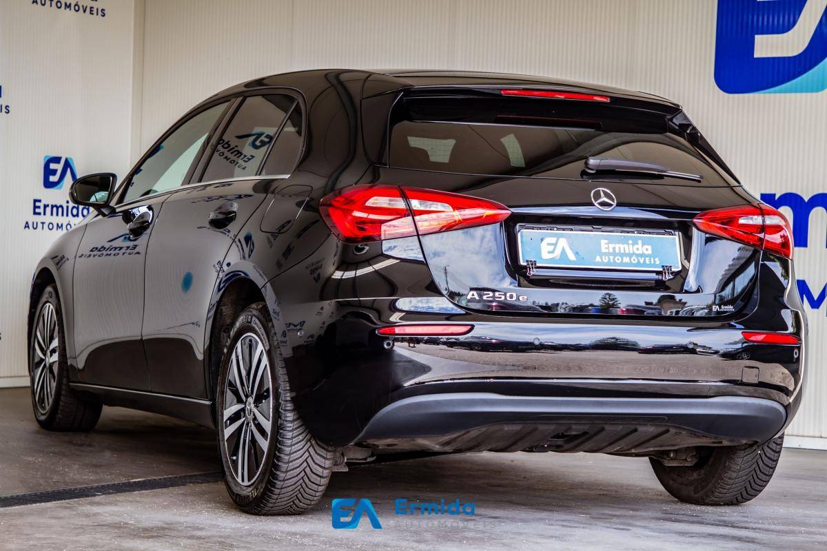 mercedes-benz-classe-a-2022-hibrido-a-gasolina-1332cc