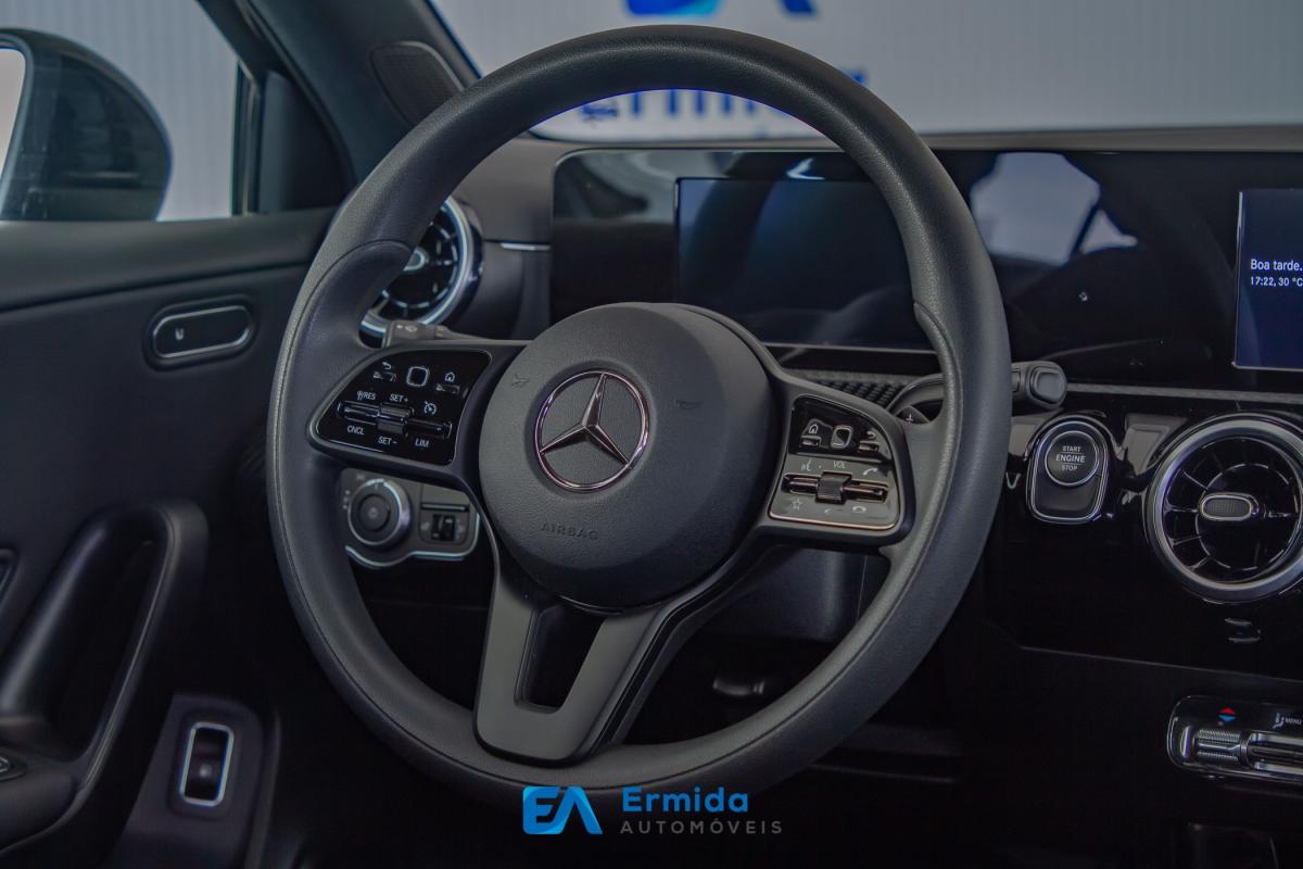 mercedes-benz-classe-a-2022-hibrido-a-gasolina-1332cc