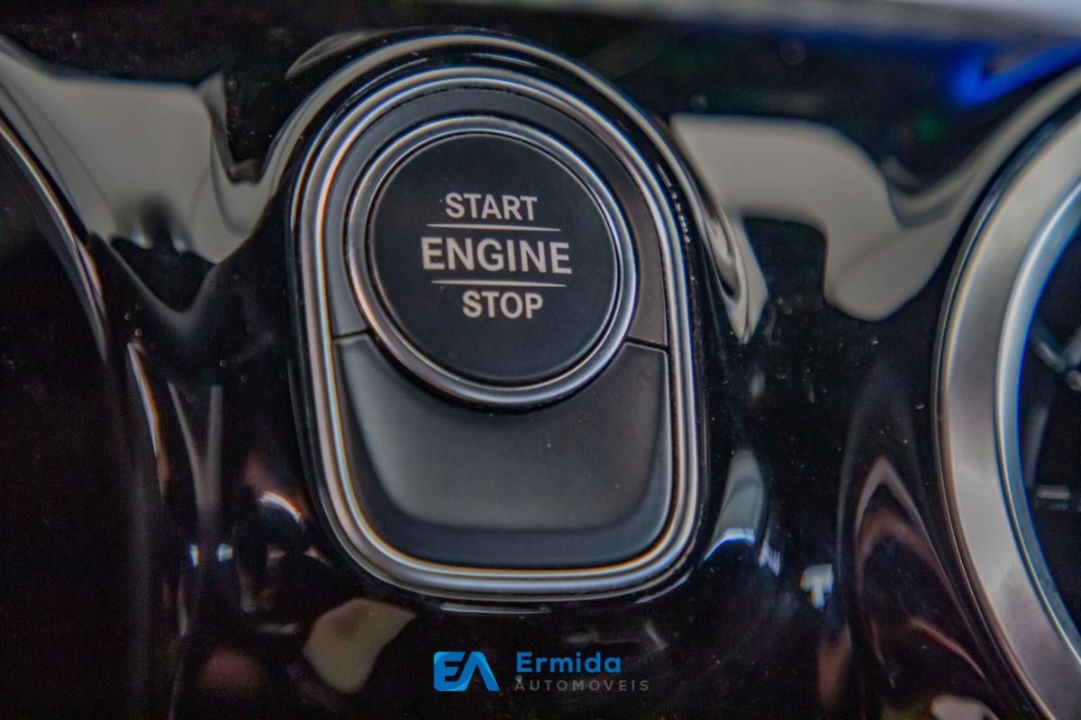 mercedes-benz-classe-a-2022-hibrido-a-gasolina-1332cc