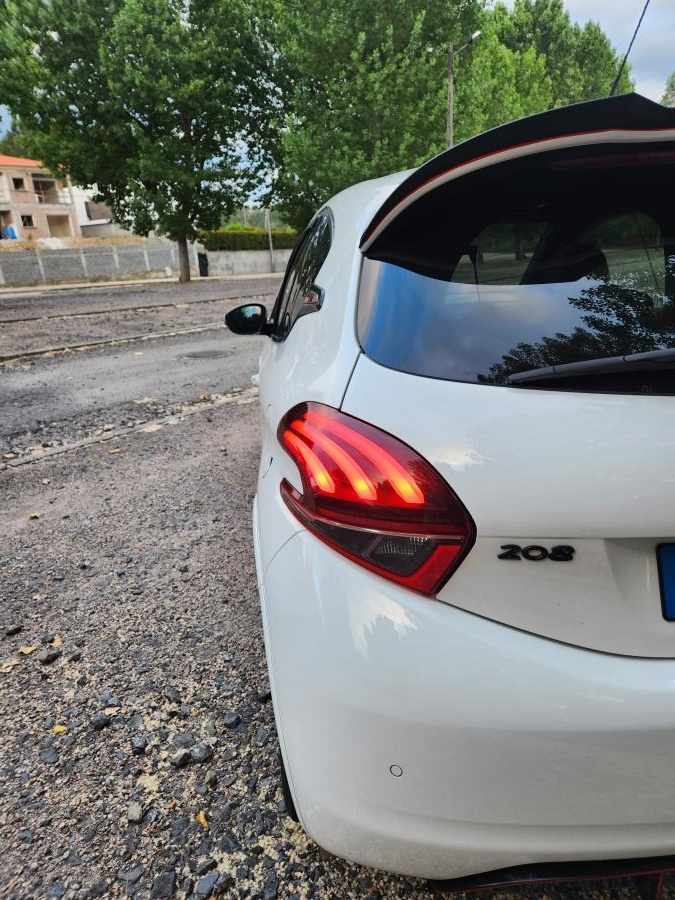 peugeot-208-2014-gasolina-1598cc