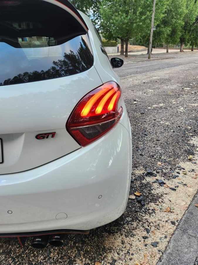 peugeot-208-2014-gasolina-1598cc