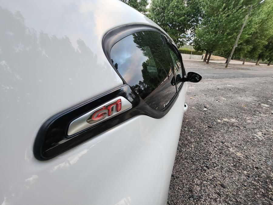 peugeot-208-2014-gasolina-1598cc