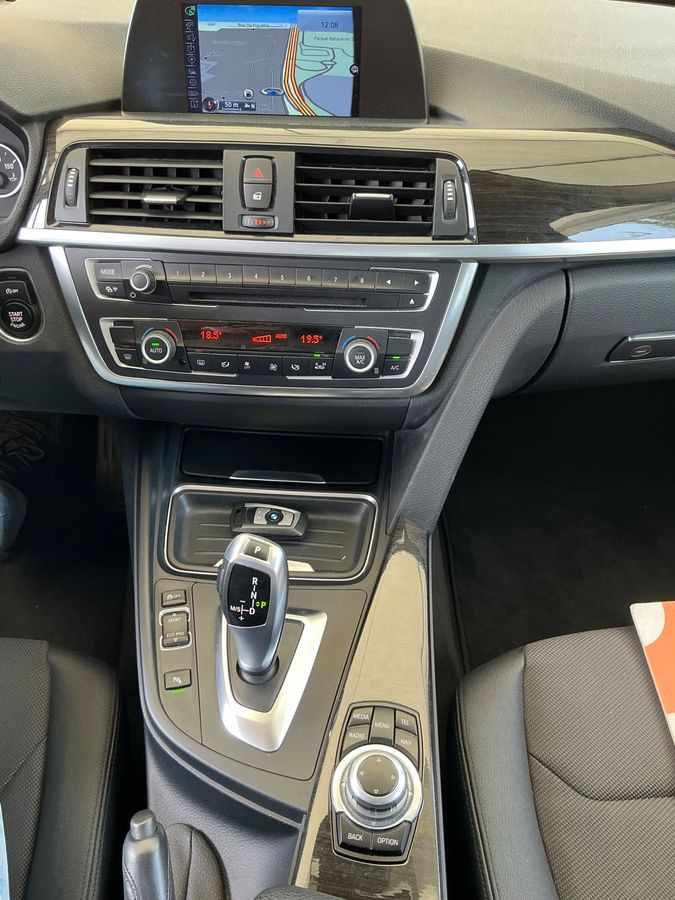 bmw-serie-3-318d-touring-2015-diesel-1995cc