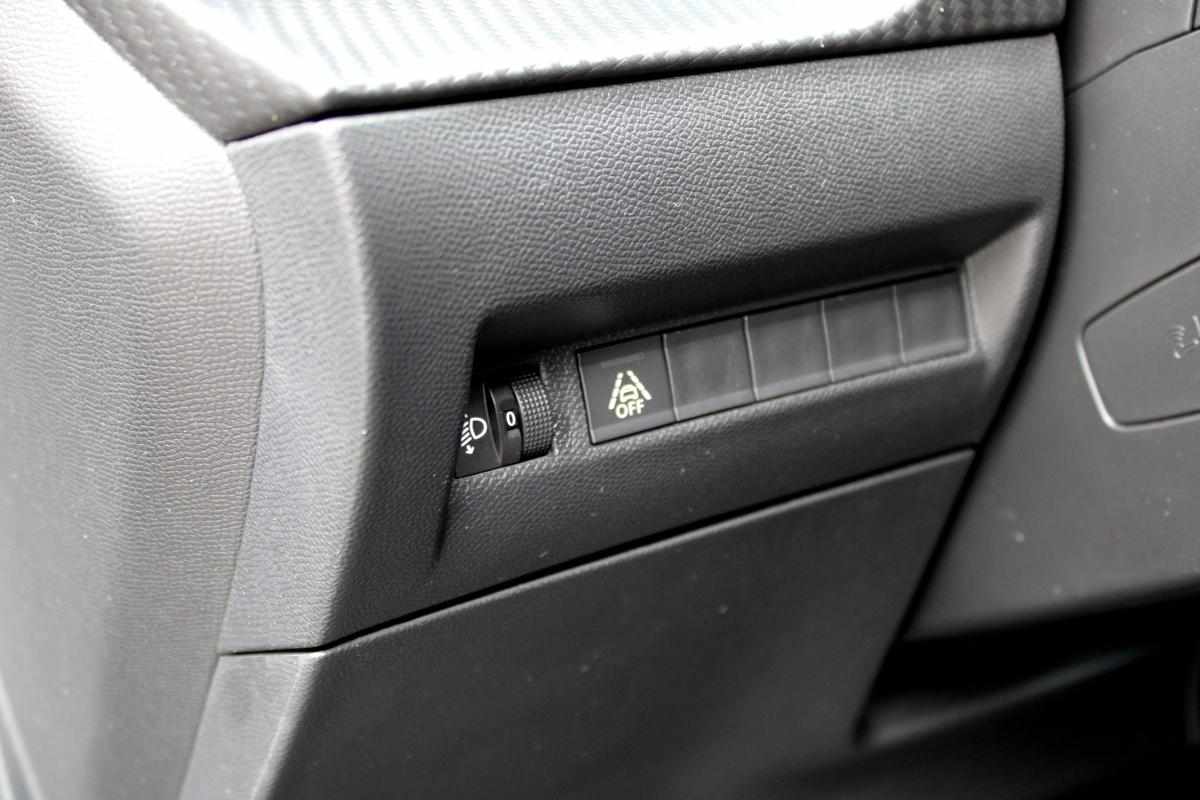 peugeot-208-1-2-puretech-2020-gasolina-1199cc