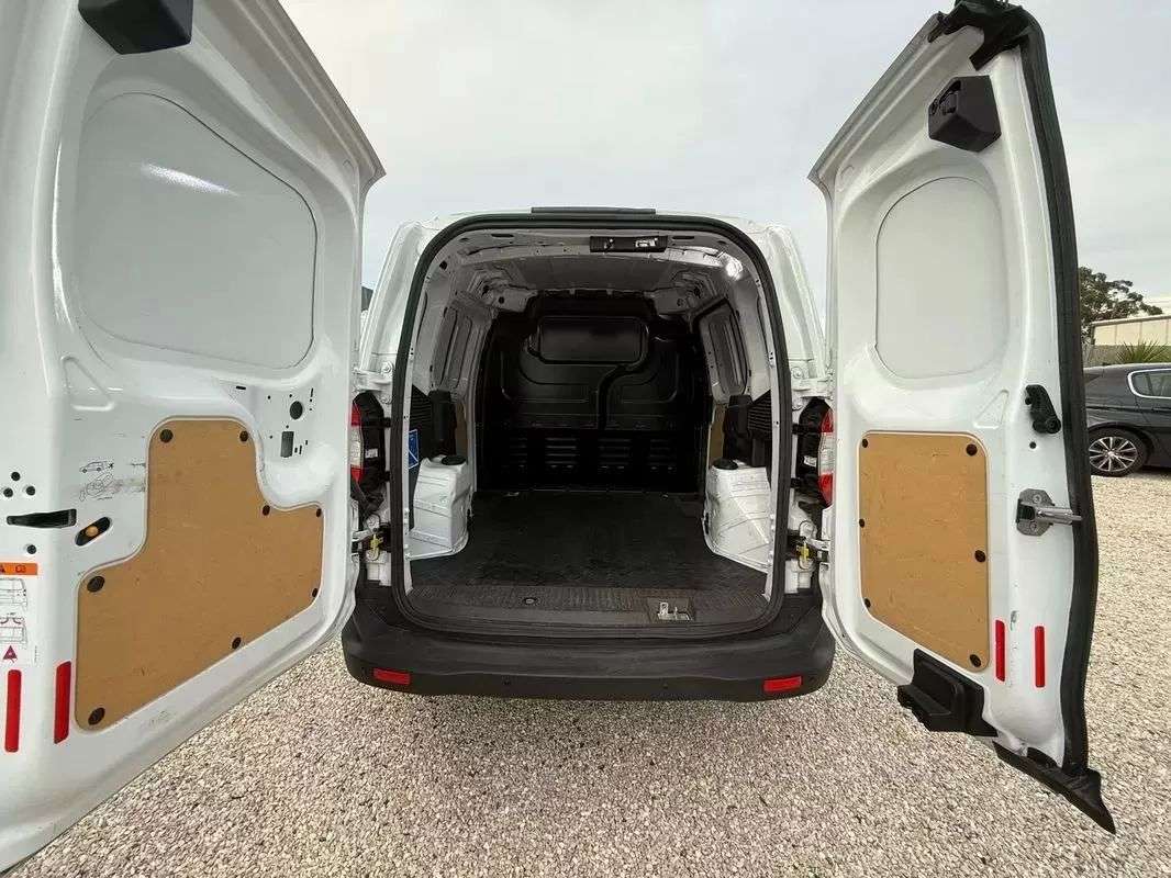 ford-transit-courier-2019-diesel-1499cc