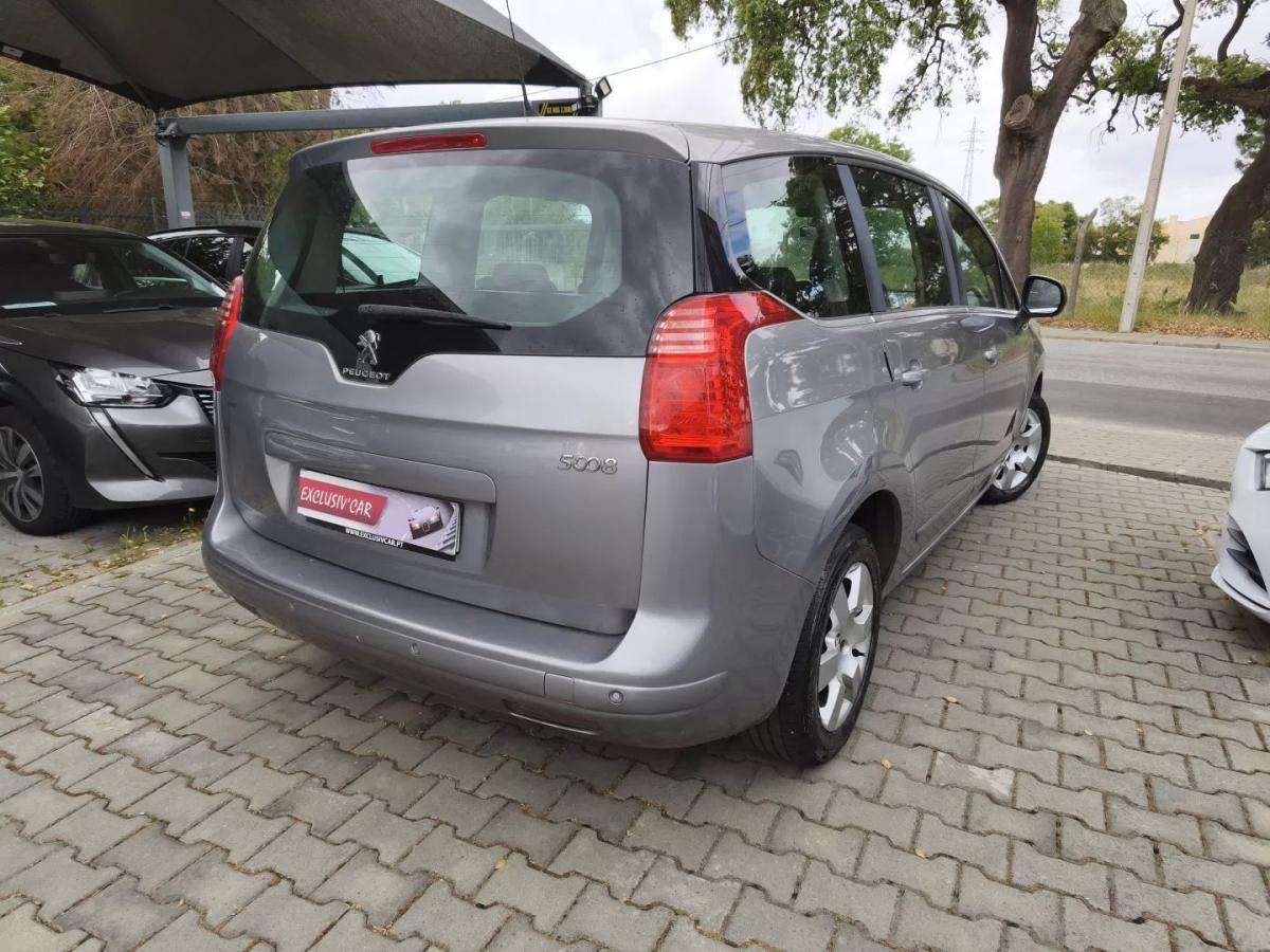 peugeot-5008-2014-diesel-1560cc